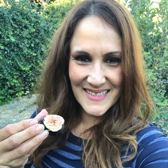 Meet your Posher, Etheethelvina - Picture 1 of 1